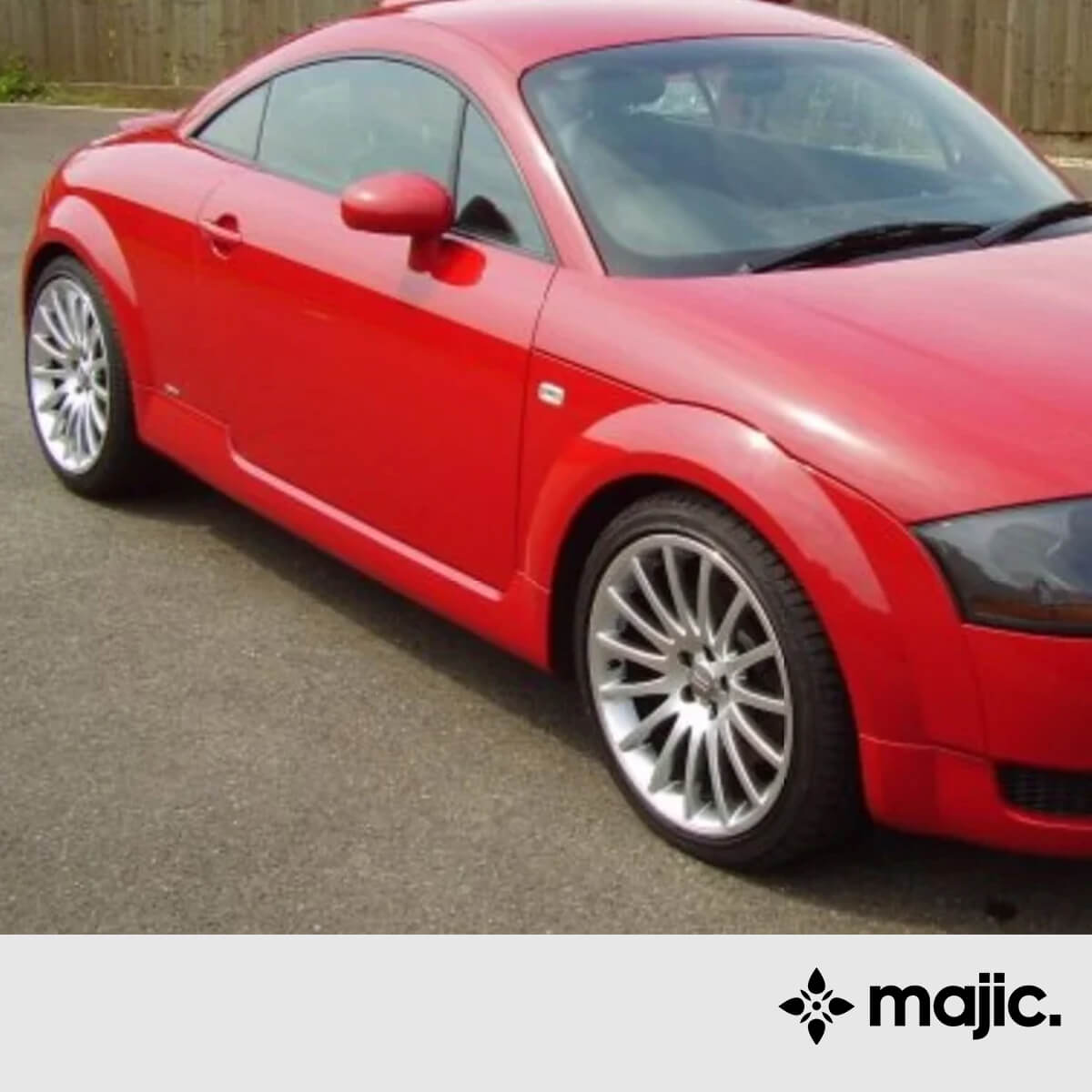 Audi Amulet Red Paint (LY3C)