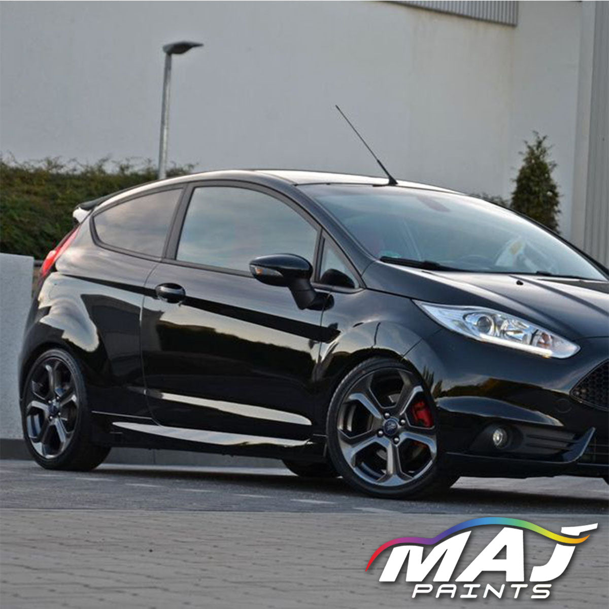 Ford Panther Black Paint (JAHCWWA)