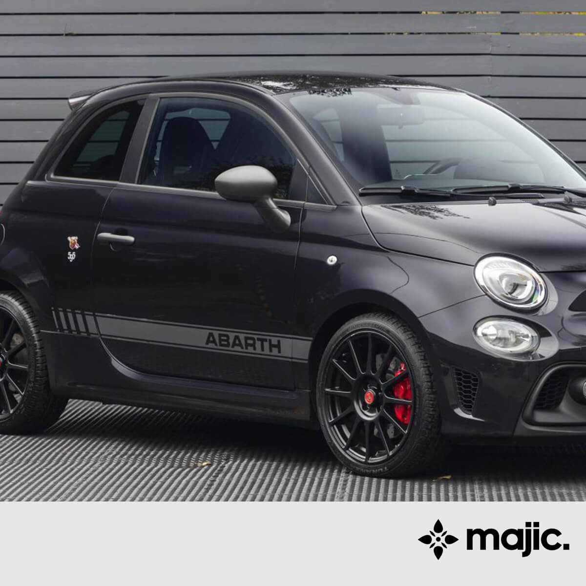 Abarth Scorpion Black Paint (876/B)