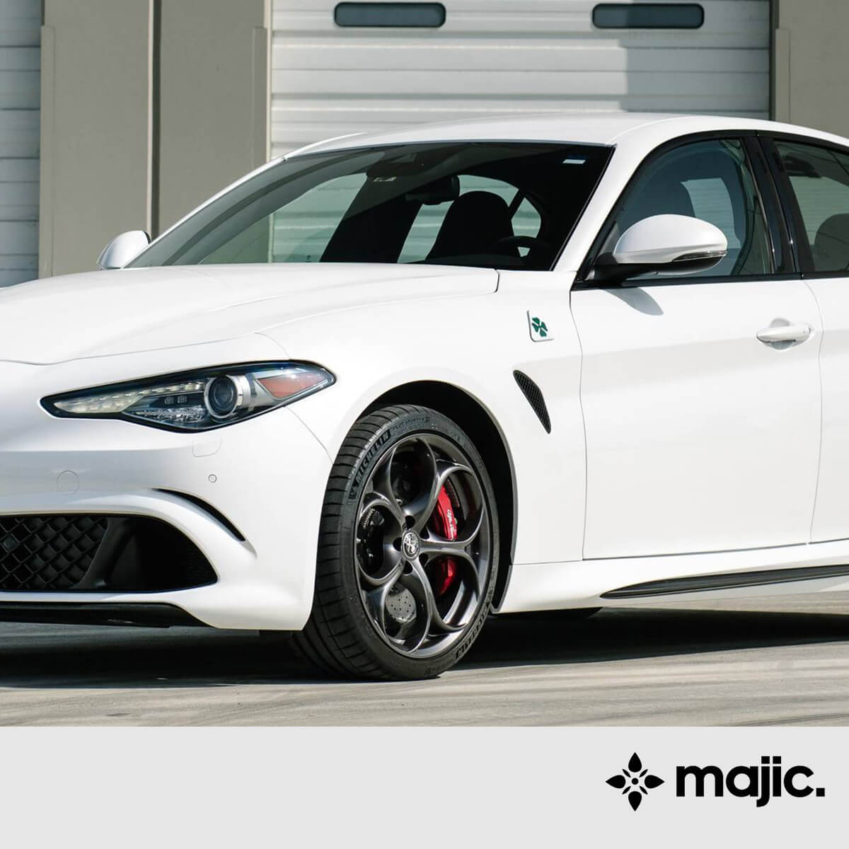 Alfa Romeo Banquise White Paint (240/C)