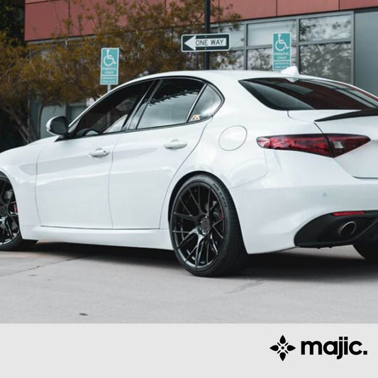 Alfa Romeo Blanc Banquise White Paint (240/C)