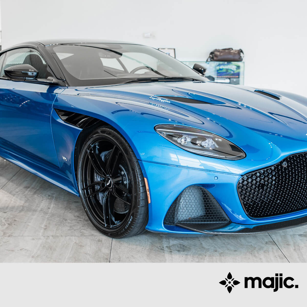 Aston Martin Intense Blue Paint (6033)