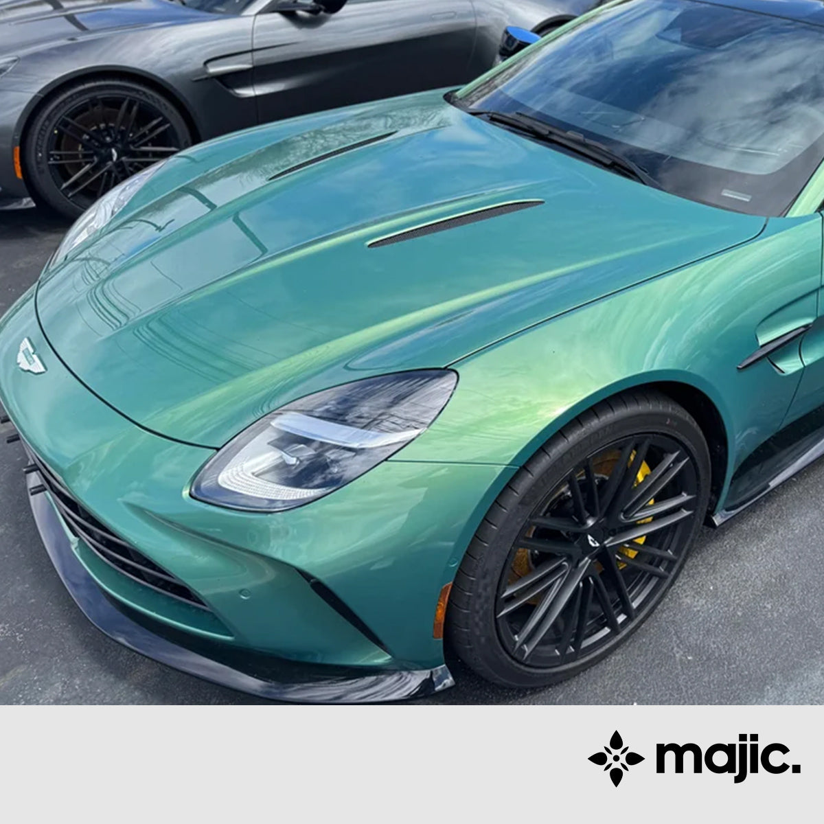 Aston Martin Iridescent Emerald Green Paint (6028)