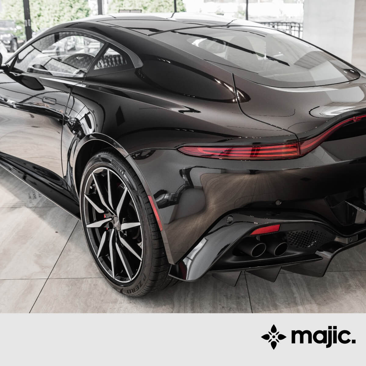 Aston Martin Marron Black Paint (5125)