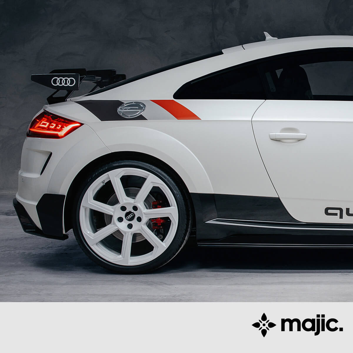 Audi Alpine White Paint (L90E)