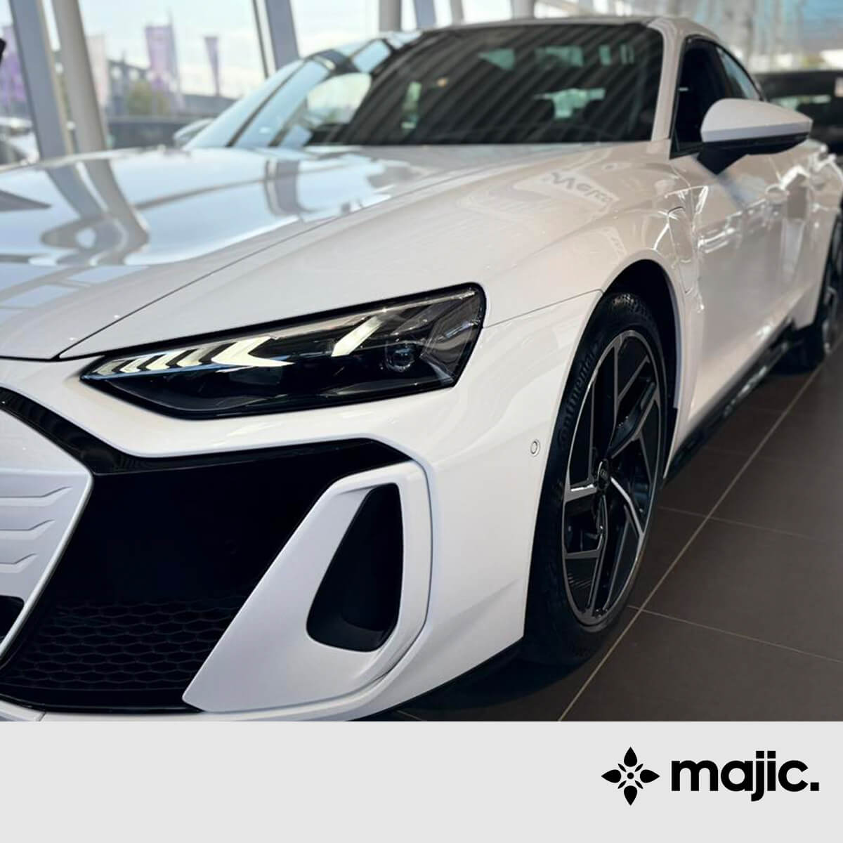 Audi Arkona White Paint (Y9L)