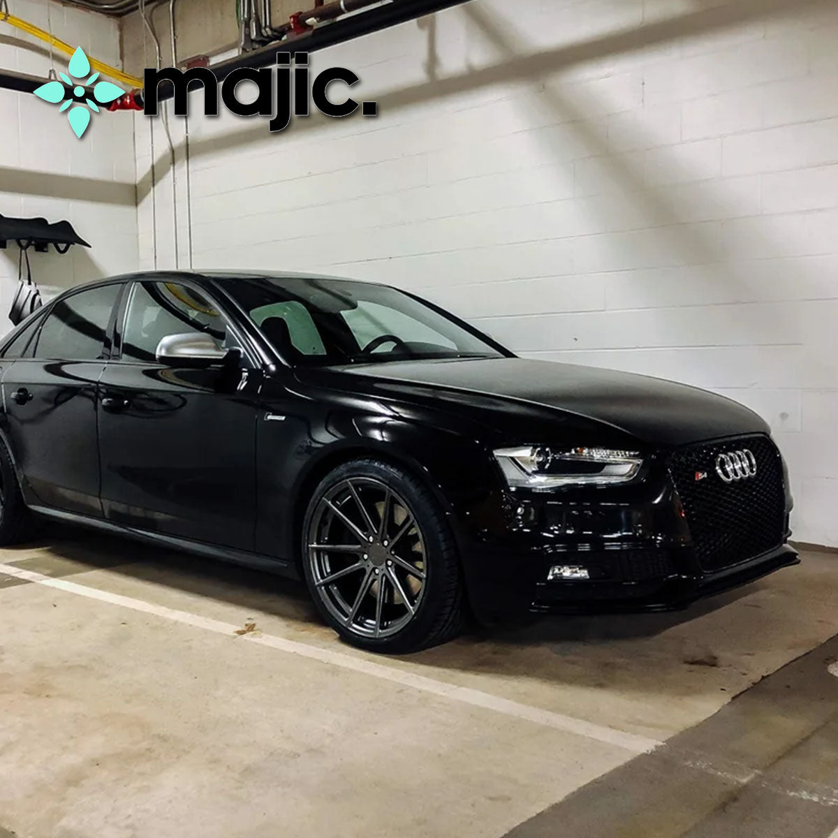 Audi Brilliant Black Paint (LY9B)