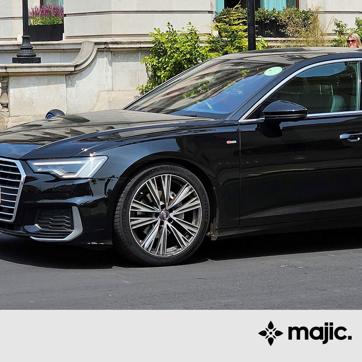 Audi Brilliant Black Paint (LY9B)