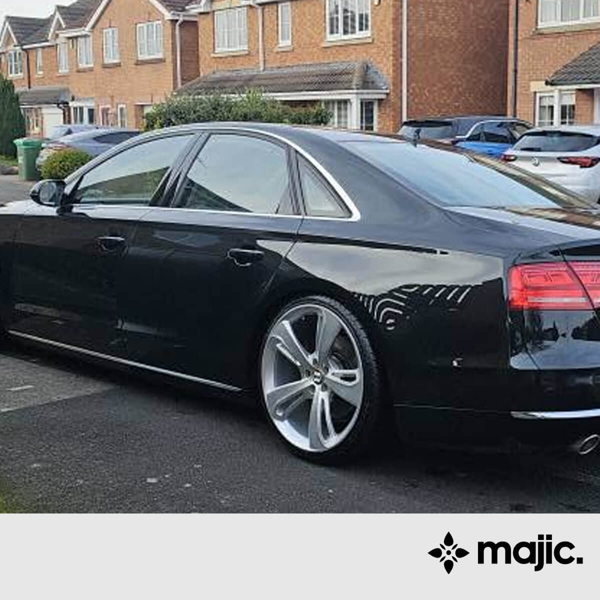 Audi Emerald Black Paint (LY9W)