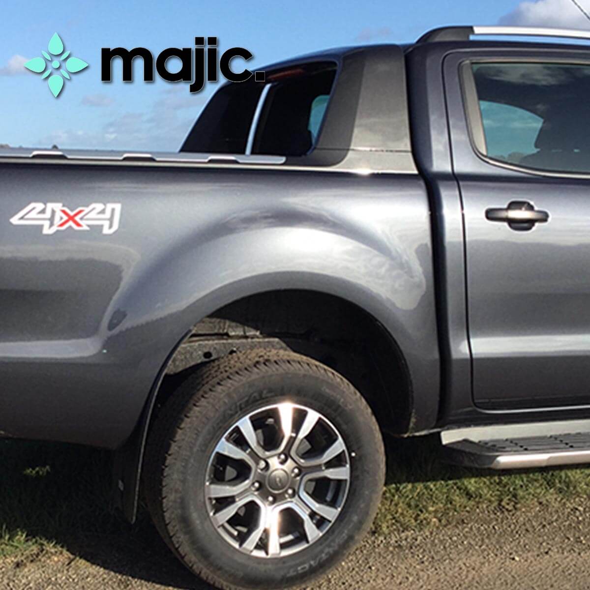 Ford Sea Grey Metallic Paint (6DYEWWA)