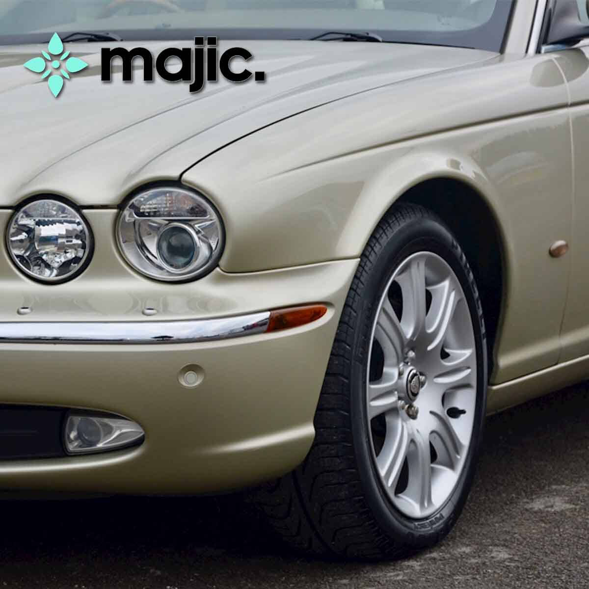 Jaguar Sovereign Gold Paint (GDF)