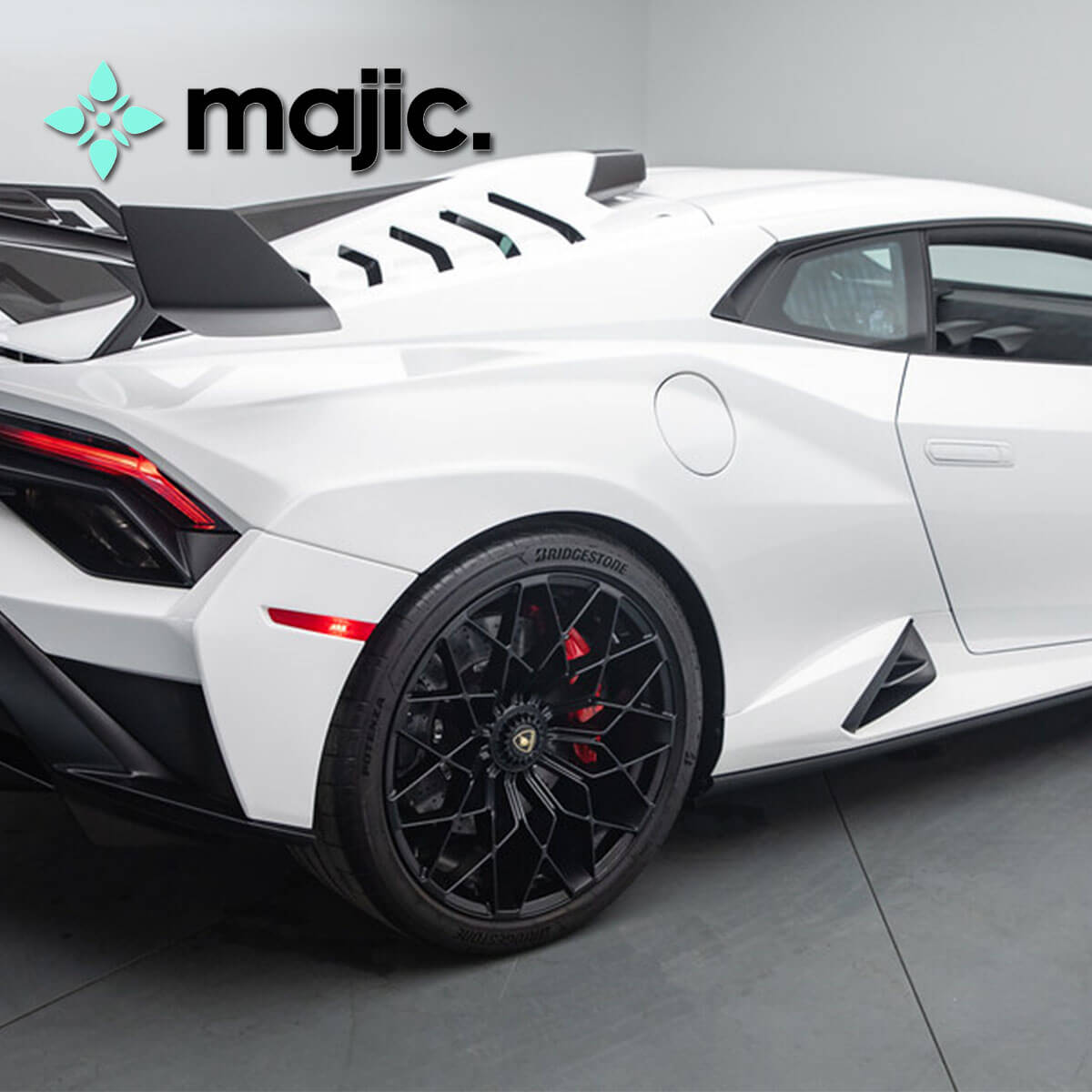 Lamborghini Bianco Monocerus Paint (LY9C)