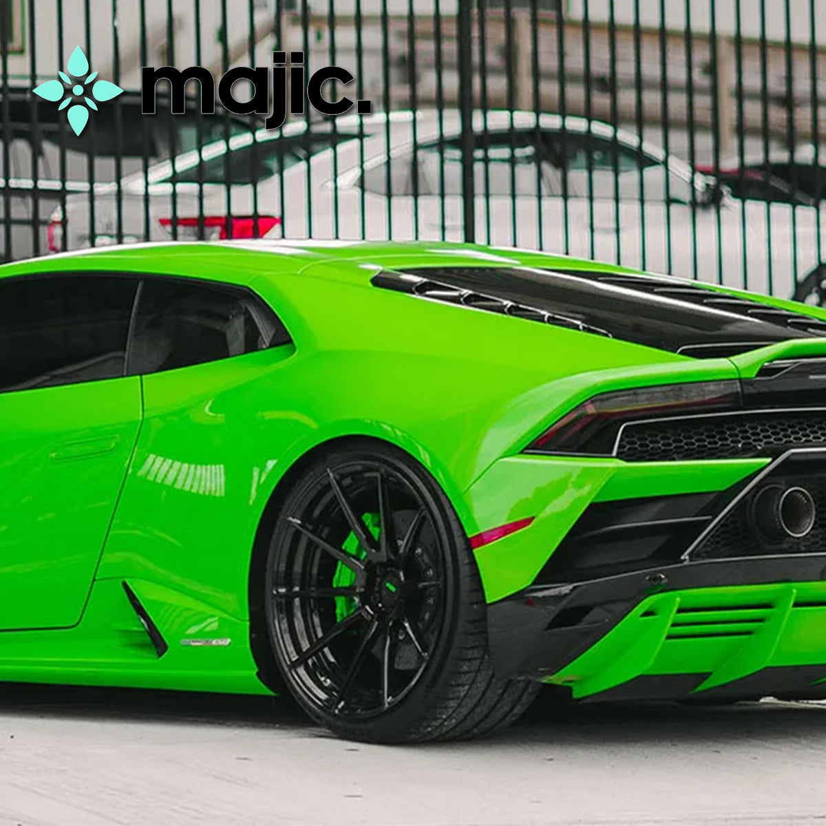 Lamborghini Verde Mantis Green Paint (L0L6)
