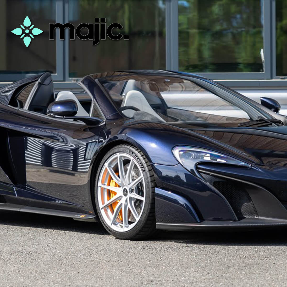 McLaren Sapphire Black Paint (9212)