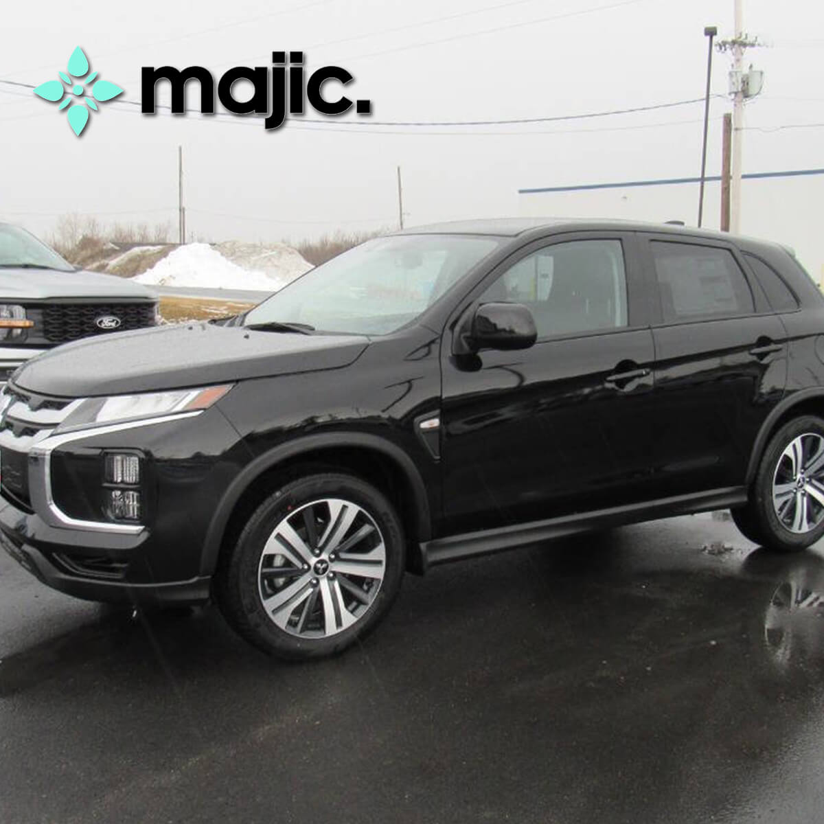 Mitsubishi Labrador Black Paint (X42)