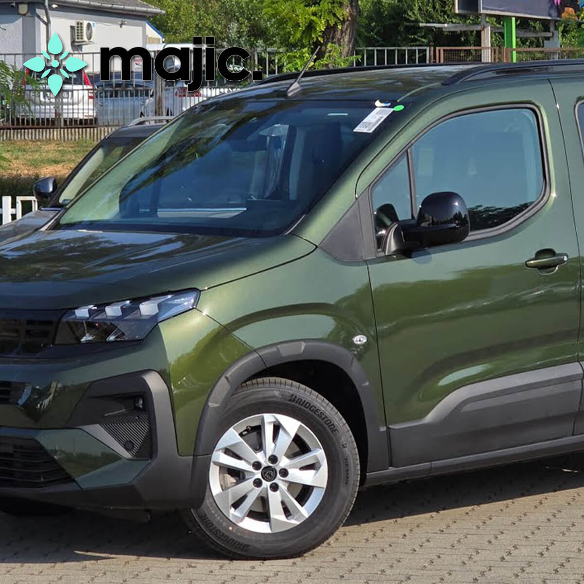 Peugeot Sirkka Green Paint (KNQ) – majic.