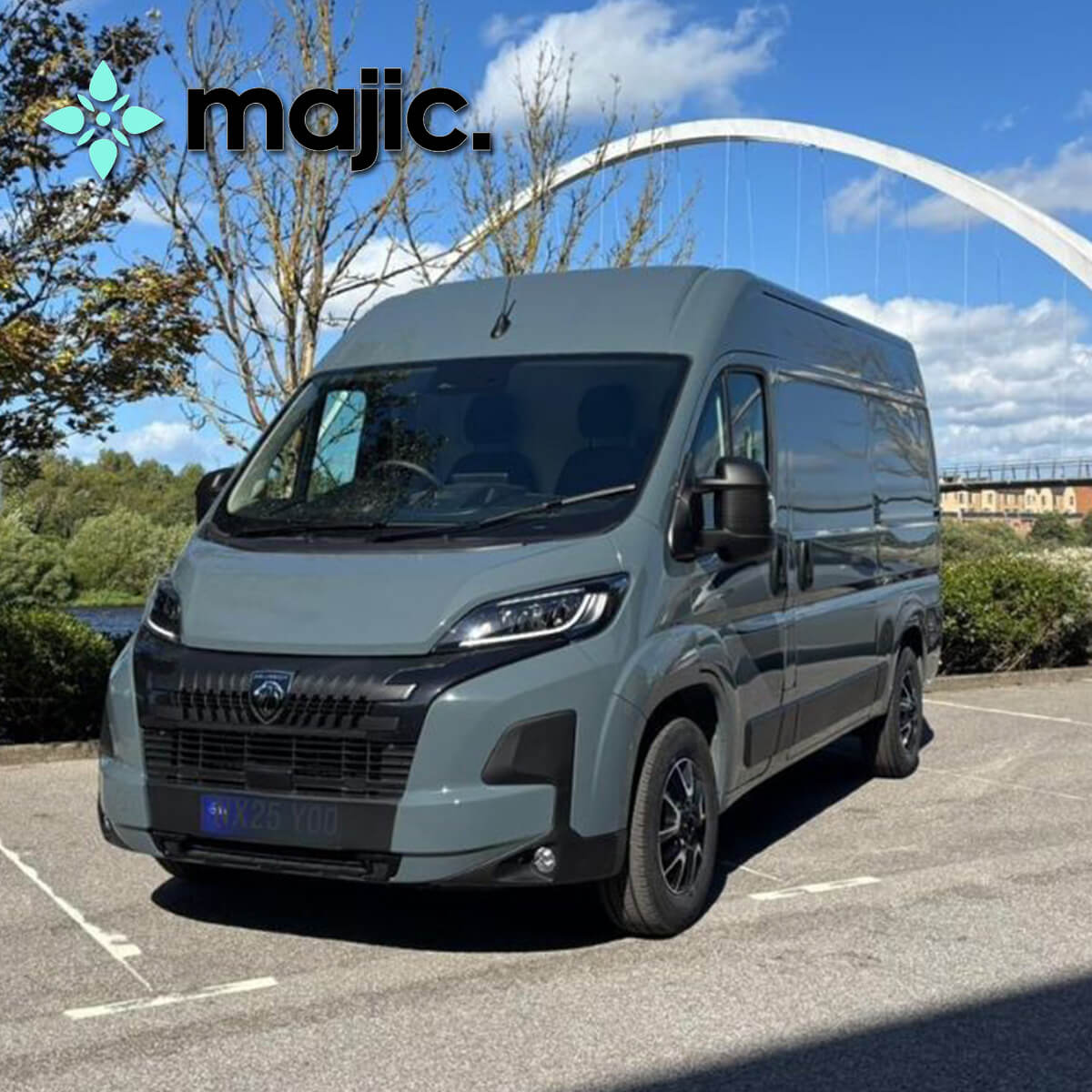 Peugeot Thunder Grey Paint (KLB)