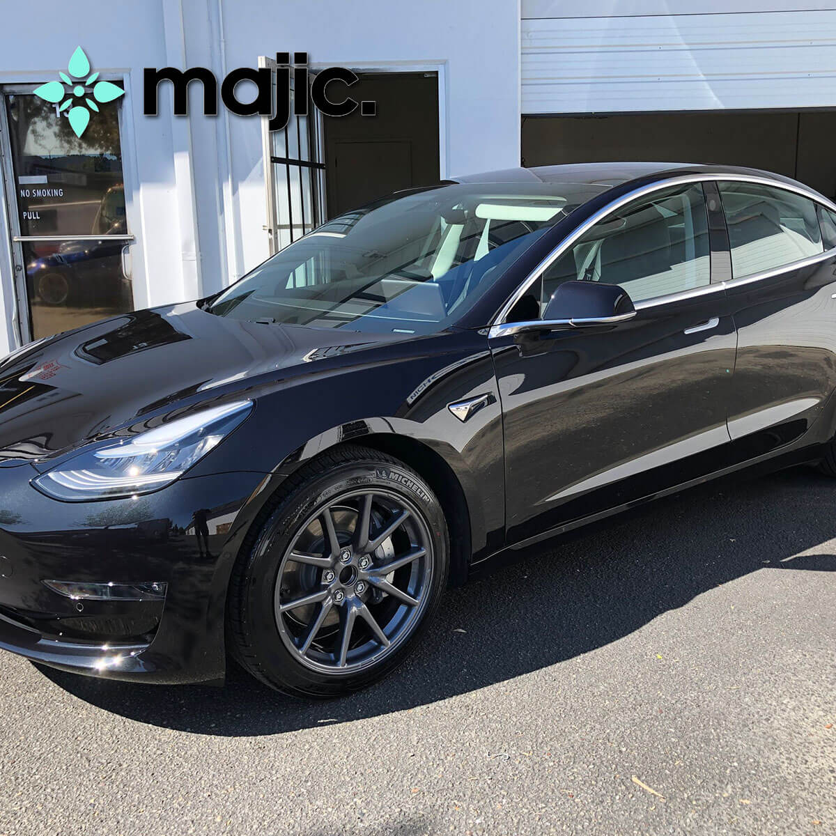 Tesla Obsidian Black Pearl Paint