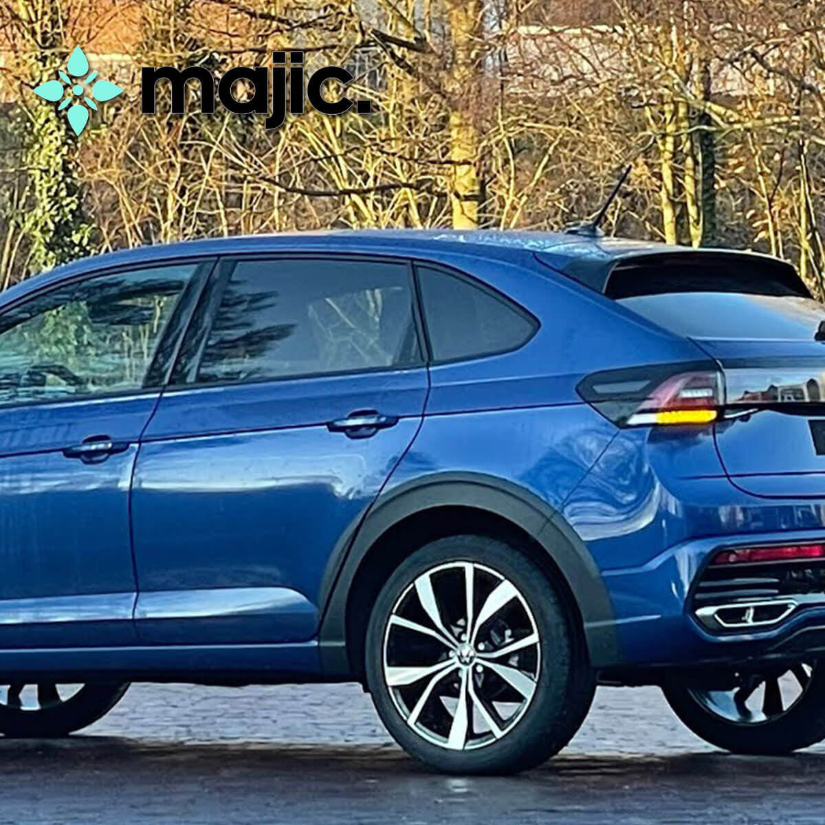 Volkswagen Reef Blue Paint (LB5K)