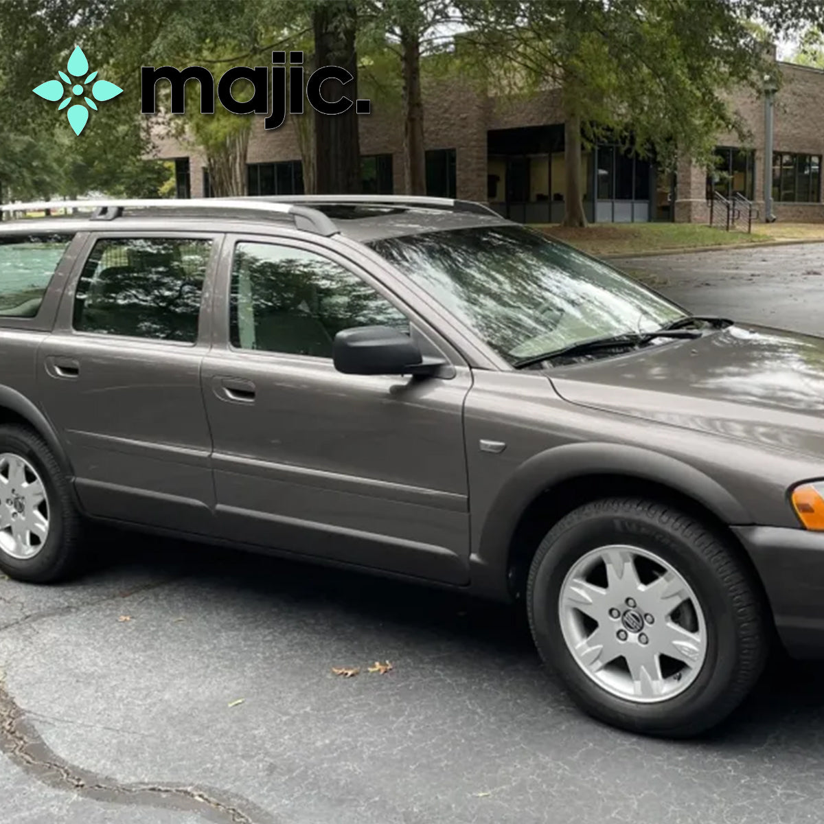 Volvo Lava Sand Paint (468)